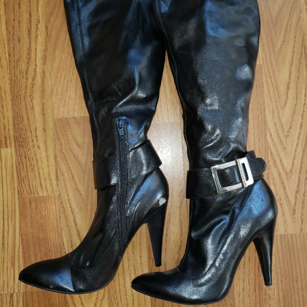 BCBG Leather knee high boots